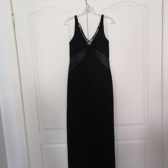 NUIT long black evening dress - Picture 2 of 7